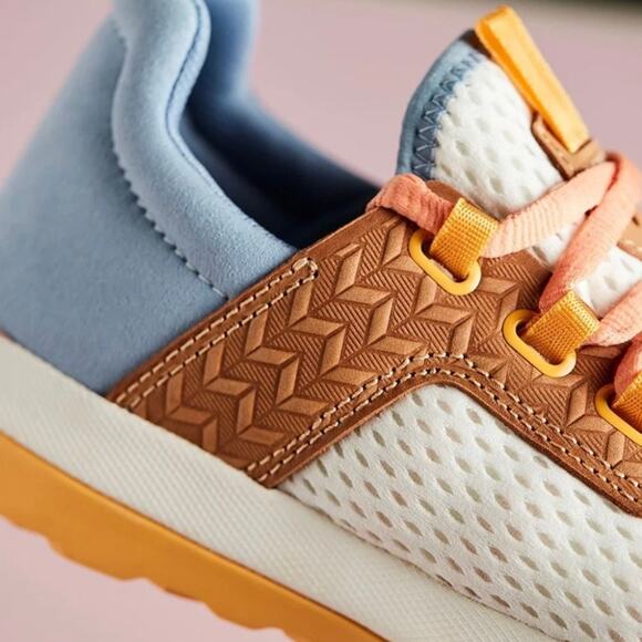 OLUKAI | Wailuku Women’s Athletic Shoes Sneakers Bright White / Sea Ice | US 10 - Picture 2 of 12